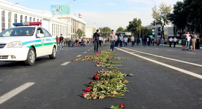 Узбекистан почтил память президента, на похороны прибыли делегации 17 государств - фоторепортаж