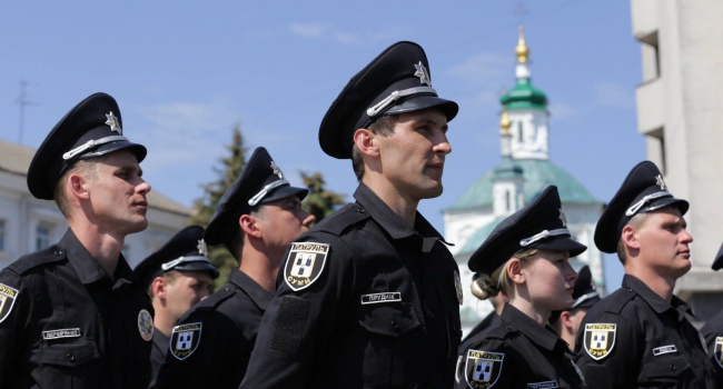 Аваков рассказал, сколько должны зарабатывать полицейские в Украине