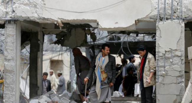 Саудовская Аравия бомбит мирное население Йемена