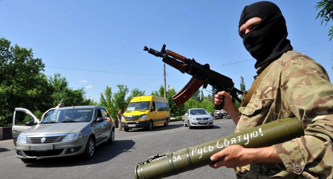 Тымчук: на Донбассе пытаются сформировать регулярную армию