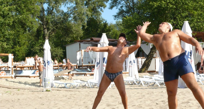 В Киеве запретили купание почти на всех пляжах