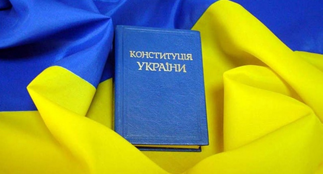 30 вересня в силу вступають зміни до Конституції - Порошенко
