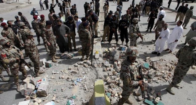 Теракт в мечети Пакистана унес жизни 25 людей