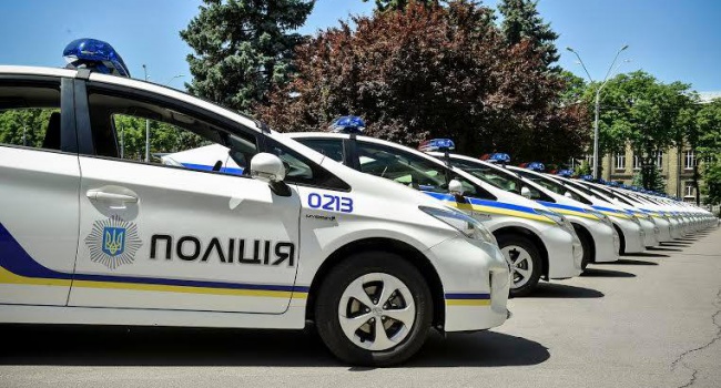 У Києві зловмисники відібрали зброю та посвідчення у поліцейського