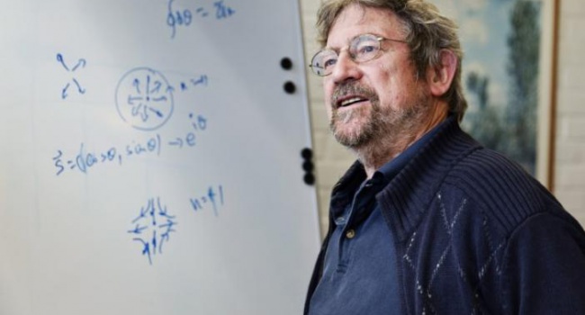 Стокгольм огласил имена трех лауреатов Нобелевской премии-2016 в области физики