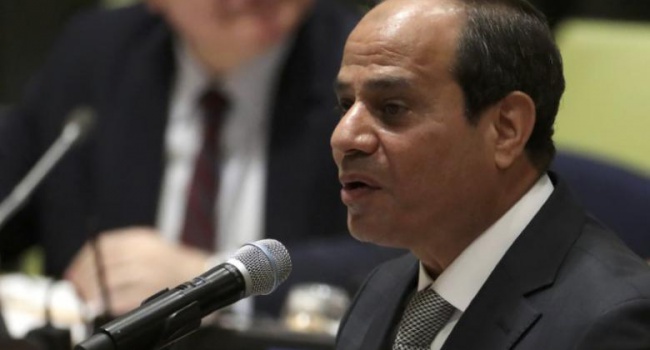В Египте уволят 5 миллионов государственных служащих