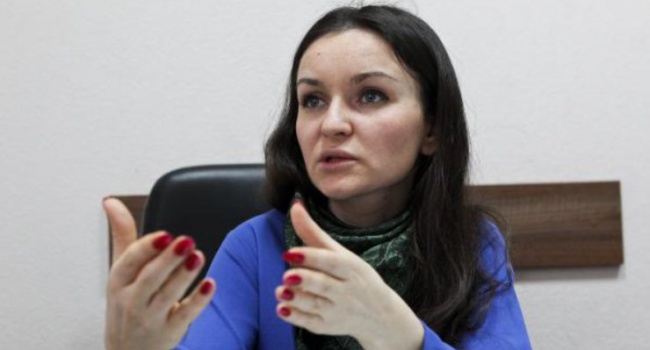 Судья-антимайдановец Оксана Царевич считает, что она самая честная и ее уволили незаконно