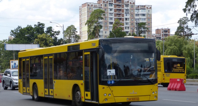 В Киеве новые автобусные маршруты
