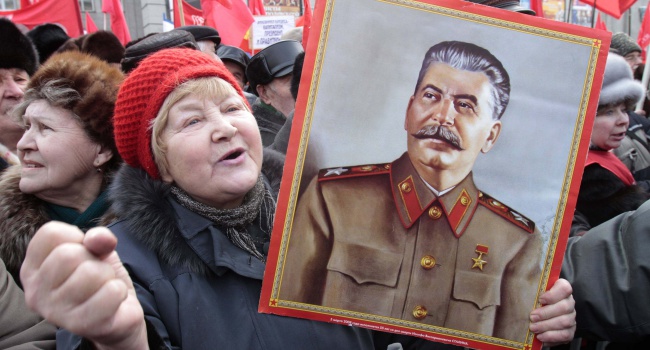 Покора в крові: росіяни, попри бідність, віддають перевагу авторитаризму 