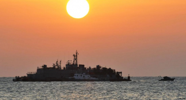 Российские военные обстреляли северокорейское рыболовное судно
