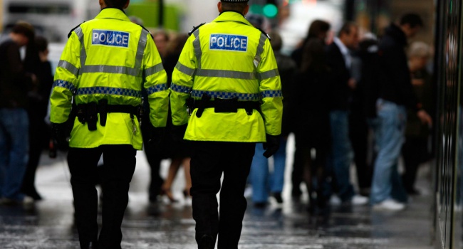 Восемь мужчин осуждены в Англии за сексуальное насилие над 1400 детьми