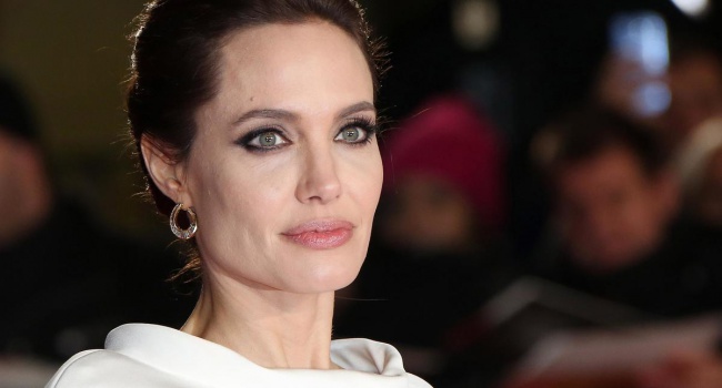 Анджелину Джоли агенты ФБР допрашивали три часа