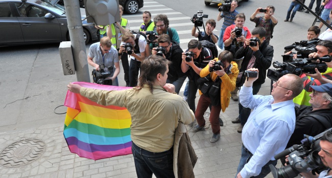 "Севастопольский суд" отказал в отмене запрета на проведение гей-парада