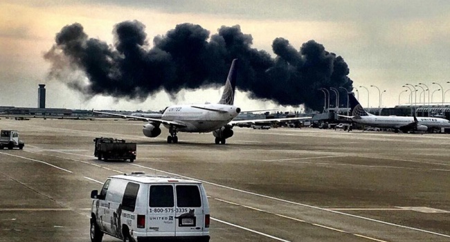 Самолет загорелся в аэропорту Чикаго прямо во время взлета