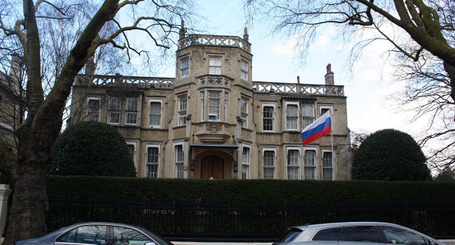 Назріває новий дипломатичний скандал: посольство Росії обізвало європейців «свинями»