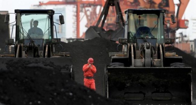 Китай не может импортировать уголь из Северной Кореи из-за санкций США