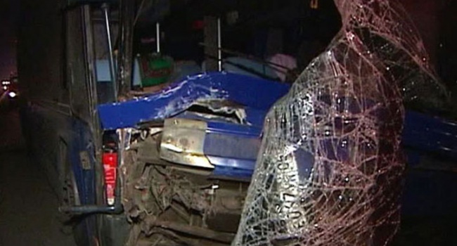 До 16 збільшилася кількість постраждалих в аварії автобуса під Саратовом До 16 збільшилася кількість постраждалих в аварії автобуса під Саратовом