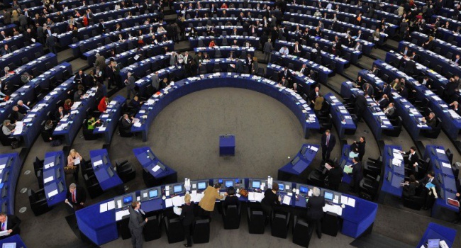 Європарламент не вніс до порядку денного на листопад питання безвізу для України 