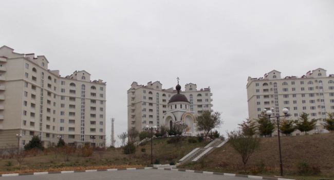 В Севастополе прошло общественное обсуждение судьбы зданий Украинской академии банковского дела