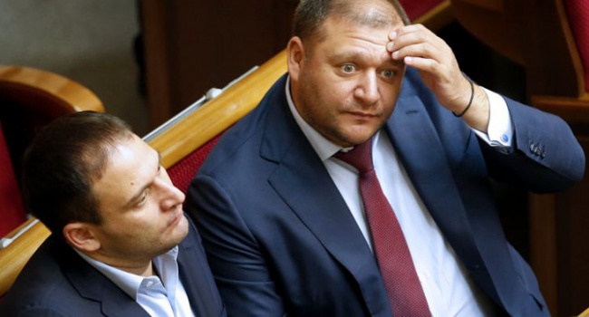 Добкін старший: У мене хороший брат, а в залі ВРУ можна і від повітря зп'яніти Добкін старший: У мене хороший брат, а в залі ВРУ можна і від повітря зп'яніти