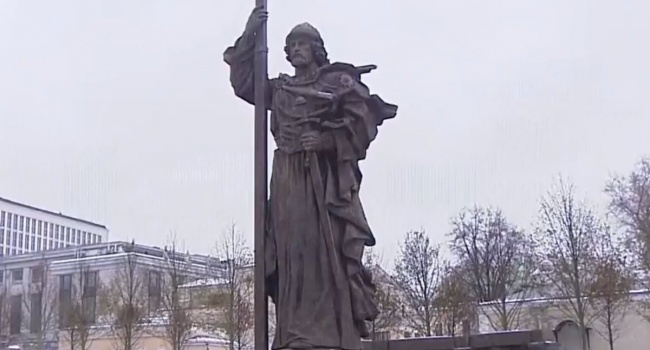 Німецька преса насміхається з нововстановленого пам’ятника Володимиру у Москві