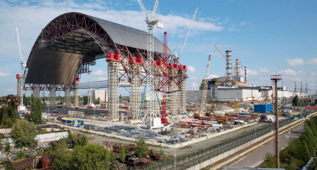 На Чернобыльской АЭС устанавливают вторую арку