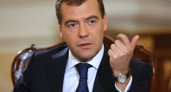 Медведев: Ситуация в российской экономике достаточно спокойная и стабильная Медведев: Ситуация в российской экономике достаточно спокойная и стабильная
