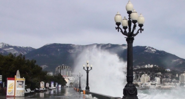 В Крыму объявлено штормовое предупреждение В Крыму объявлено штормовое предупреждение