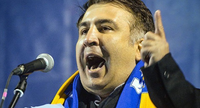 АП: Саакашвили должен был уйти в отставку этим летом