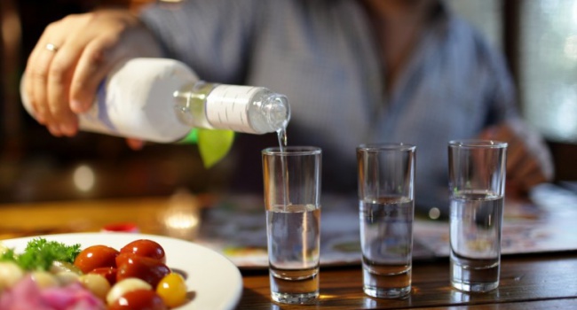 Уряд піднімає ціни на алкогольні вироби 