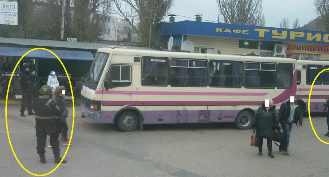 Крымский Бандеровец: на вокзалах жителей Крыма встречают автоматчики в полной экипировке