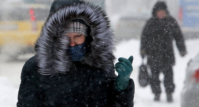 Из-за снегопада сотни населенных пунктов Украины остались без электроснабжения