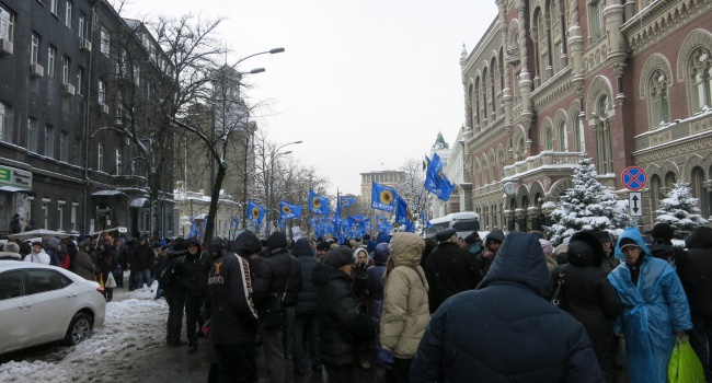 Тимошенко разрешила «блудной дочери» митинговать с регионалами