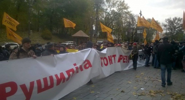 На «Майдане» митинговали миллионеры и мультимиллионеры – блогер