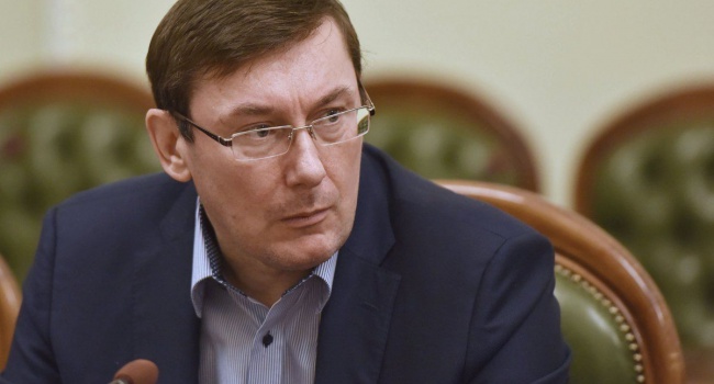 Луценко примет участие в переговорах МУС на тему преступлений против активистов Майдана