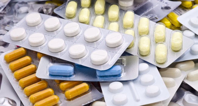 Гройсман пообещал снижение цен на лекарства с нового года