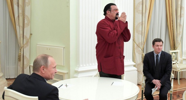 Путін вважає, що російське громадянство Сігала поліпшить відносини РФ та США Путін вважає, що російське громадянство Сігала поліпшить відносини РФ та США