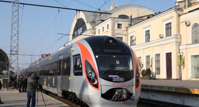 С 2017 года некоторые поезда Интерсити прекращают курсировать в Украине