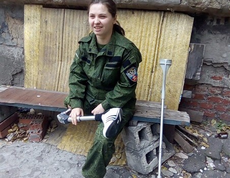 Искалеченную снайпершу «ДНР» кинули «коллеги»