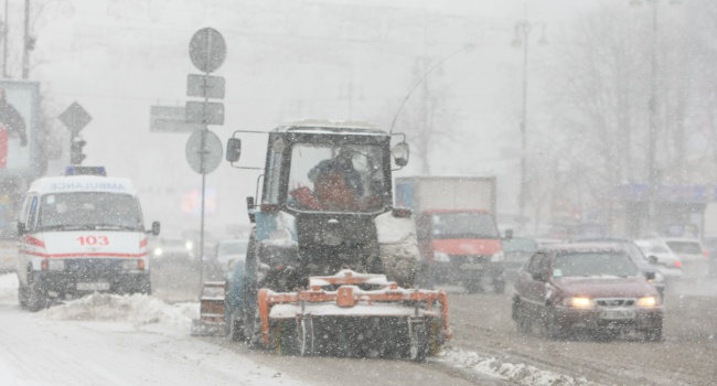 Из-за снегопада Киев снова встал в жутких пробках