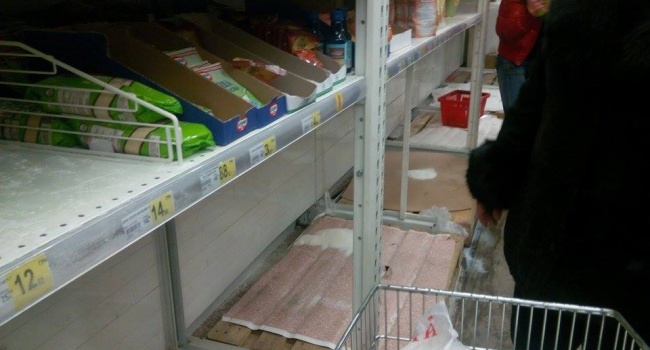 Эксперты попросили украинцев воздержаться от покупки продуктов со скидкой в супермаркетах