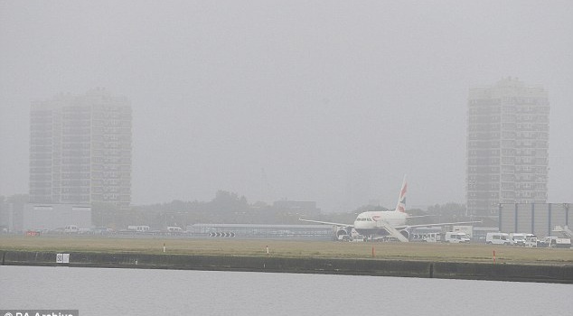 В Лондоне из-за тумана отменили авиарейсы