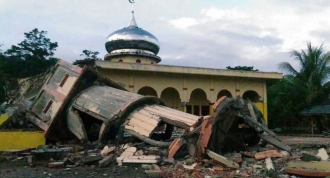 Землетрясение в Индонезии: более 25 человек погибли