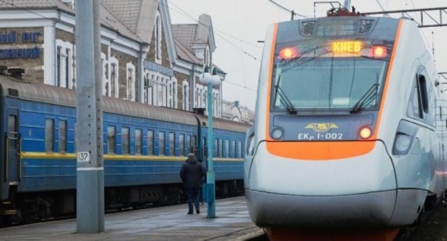 В «Укрзализныци» анонсировали изменения в расписании движения поездов