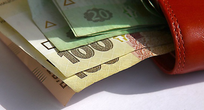 Уровнем своих доходов удовлетворены только 15-20% украинцев