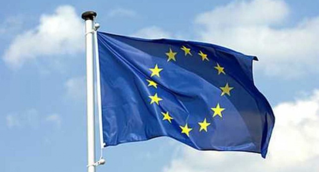 Еврокомиссар снова заявил об отсрочке предоставления безвиза