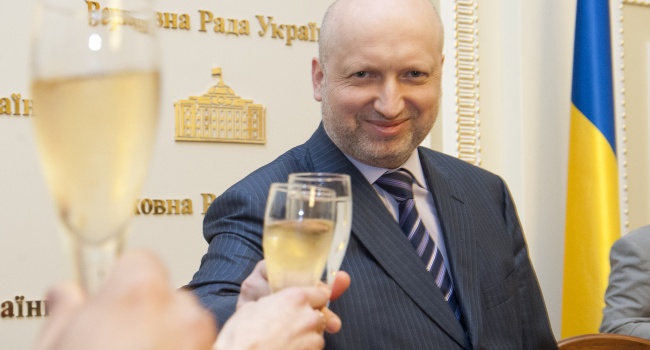Турчинов розповів про досягнення України у виробництві ракет 