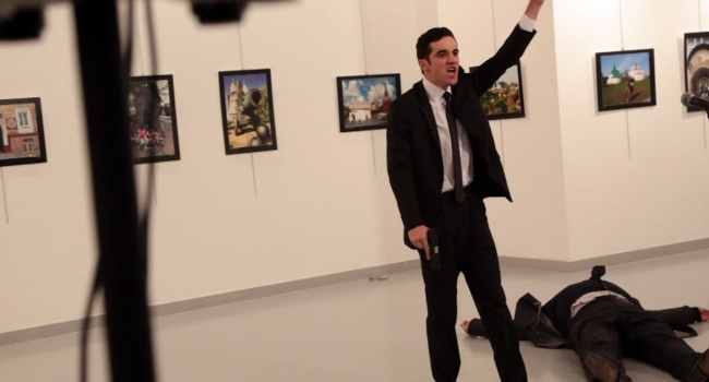 Блогер: как вы думаете, кому выгодно убийство посла?