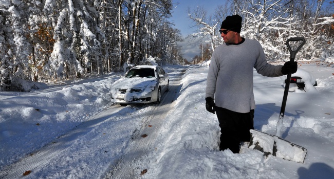 Синоптики: снегопады продолжают засыпать Украину