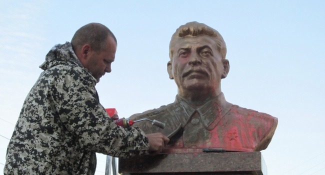 Назад в СРСР: у Росії відкрили черговий пам’ятник Сталіну